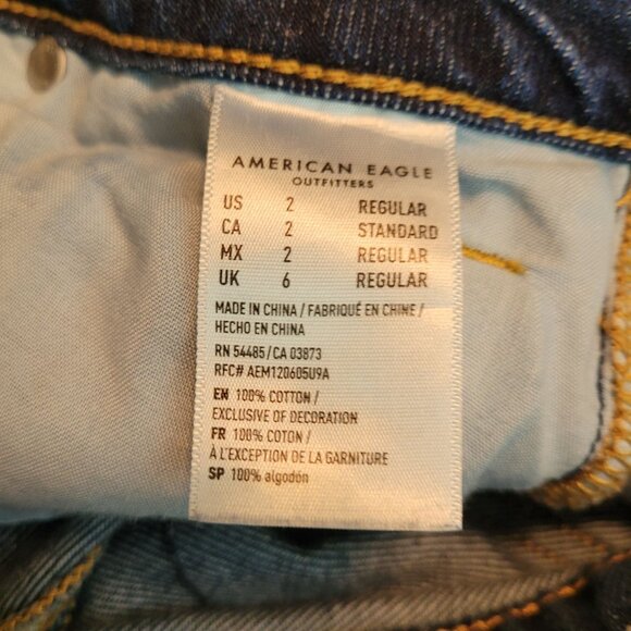 American Eagle Jeans 2 R Tomgirl Mid Rise Button Fly Ripped Medium Dark Wash - Picture 6 of 12